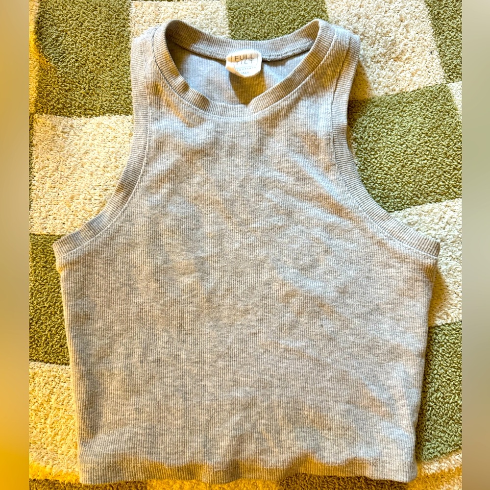 Grey cropped tamk